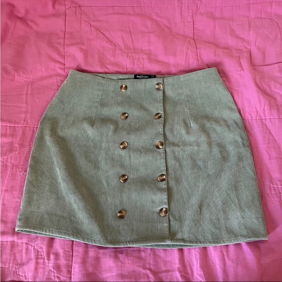Nasty Gal pastel mint green button up corduroy skirt - Picture 2 of 4